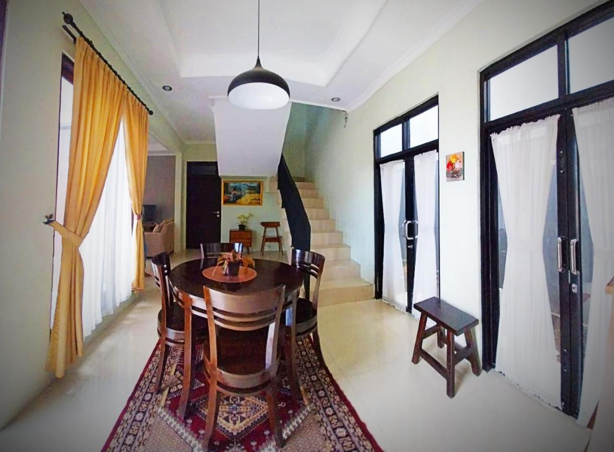 Gated 3Br Residence - 10 Mins From Malioboro Γιογκιακάρτα Εξωτερικό φωτογραφία