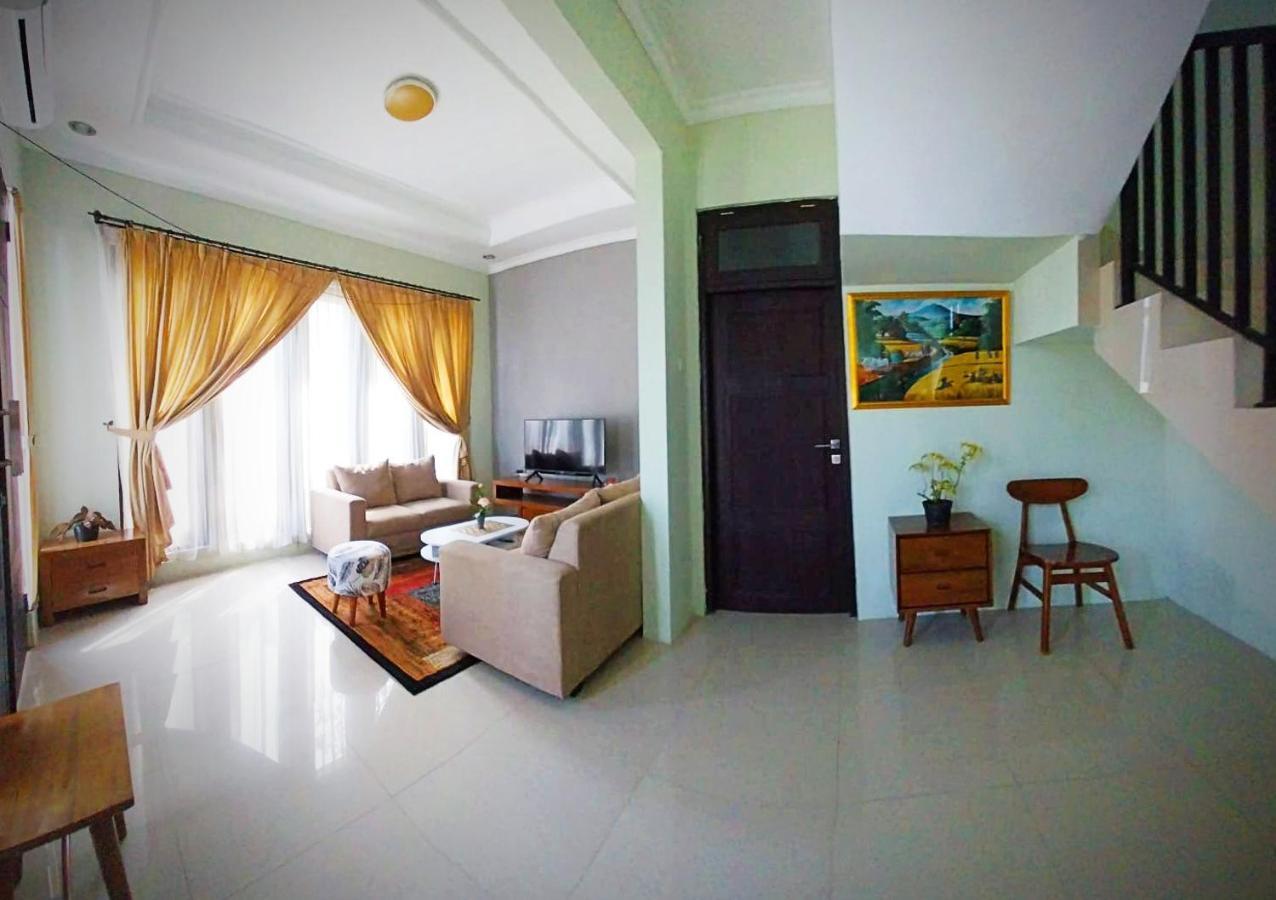 Gated 3Br Residence - 10 Mins From Malioboro Γιογκιακάρτα Εξωτερικό φωτογραφία